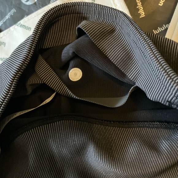 NWT Lululemon Base Pace High Rise Tight 25" Two-Tone Ribbed, 6, Black/Gull Grey - Picture 7 of 8